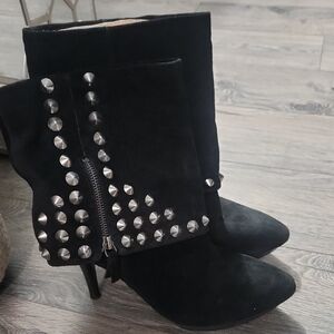 ✨️✨️Nine West Black Heeled Boots with Silver Studs